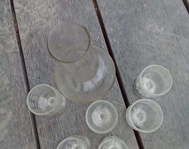 Grafinas su stikliukais