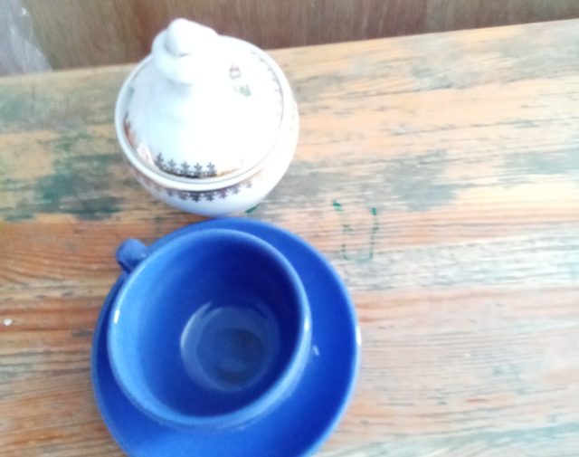 Puodelis ir lėkštutė