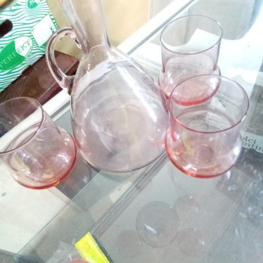 Grafinas ir stiklinės