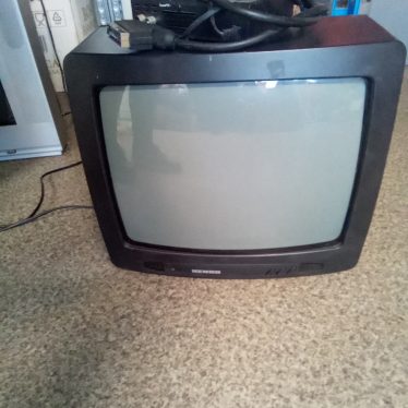 Televizorius su priedėliu