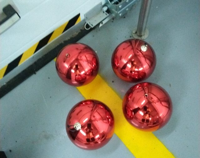 Burbulai eglei puošti