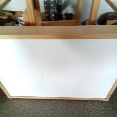 Staliukas ir kėdės