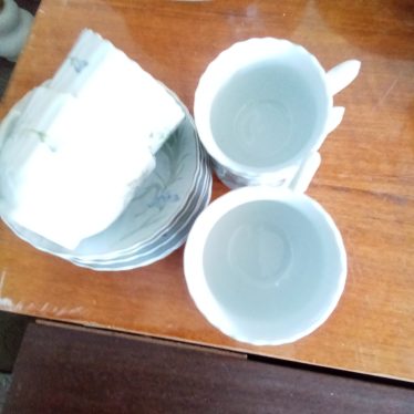 Puodeliai ir lėkštutės