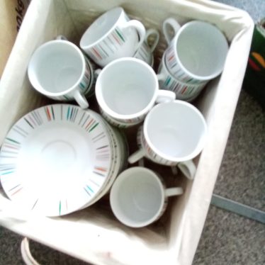 Puodeliai ir lėkštutės