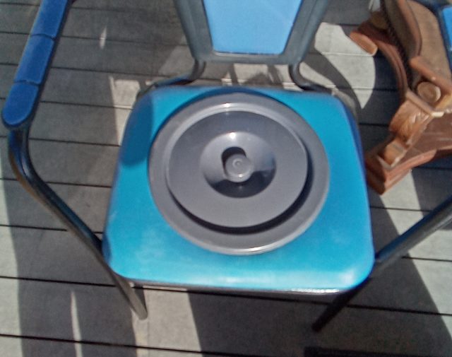 Neįgalieji kėdutė