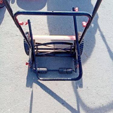 Rankinė žoliapjovė