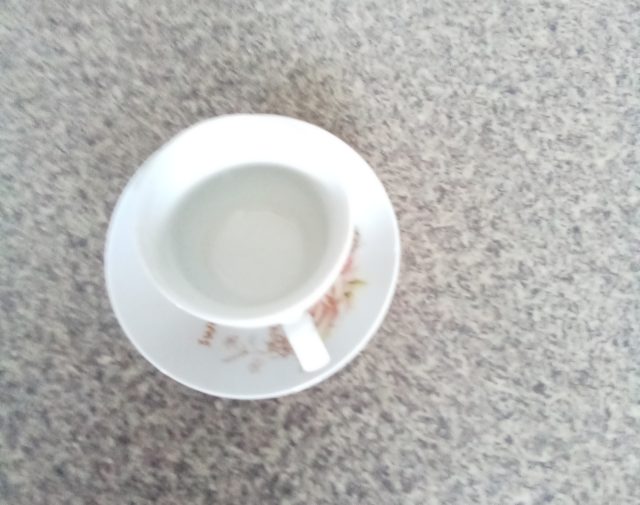 Puodeliai ir lėkštutės