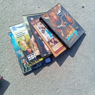 6 kompaktiniai diskai