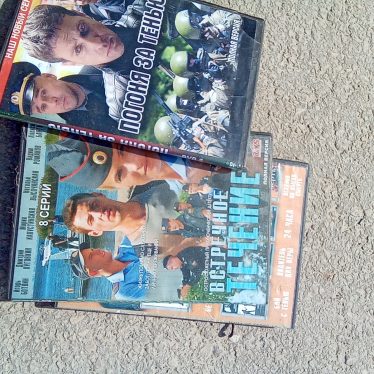 3 kompaktiniai diskai