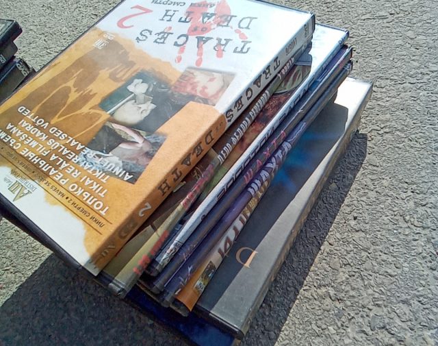 8 kompaktiniai diskai