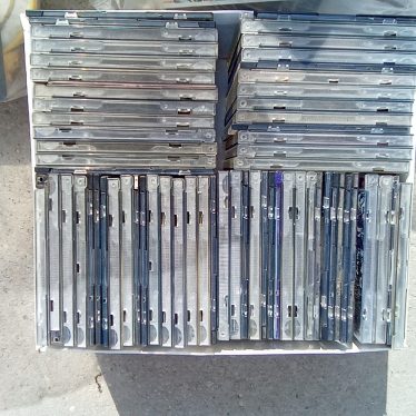 62 kompaktiniai diskai