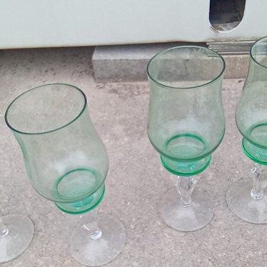 4 Taurės