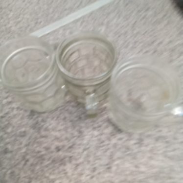 3 puodeliai