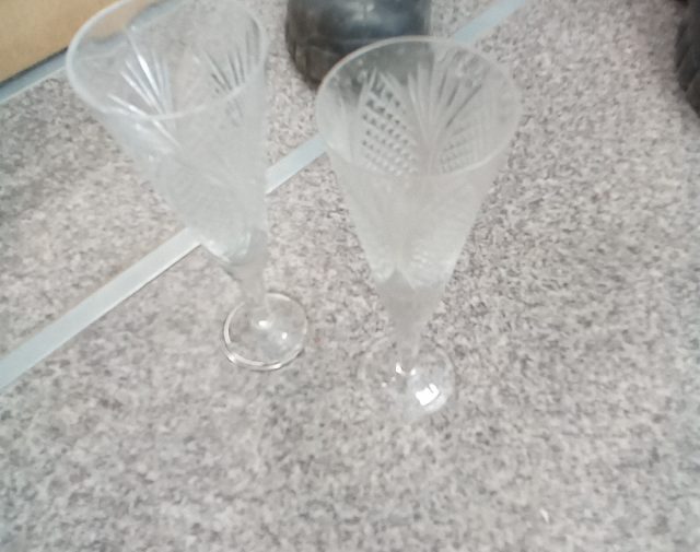 2 taurės