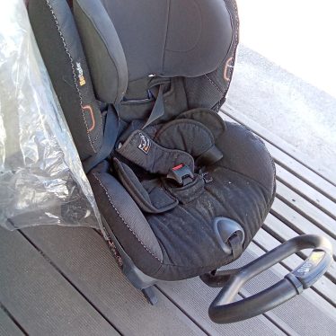 Auto kėdutė
