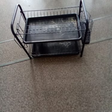 Lėkščių dėtuvė