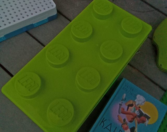 Lego kaladeles