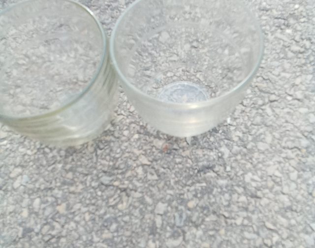 2 stiklinės