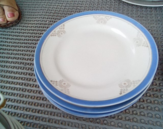 4 lėkštės