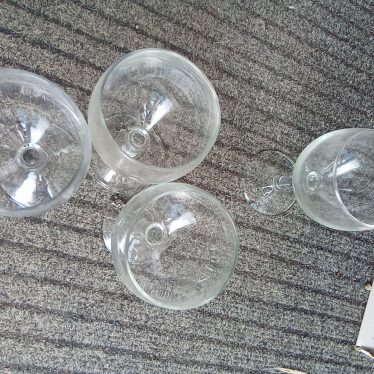 4 Taurės