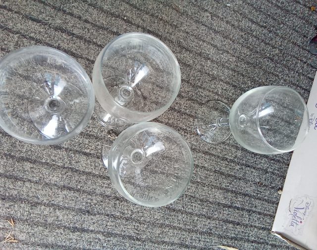 4 Taurės