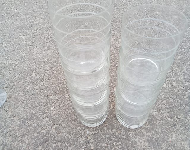 7 stiklinės